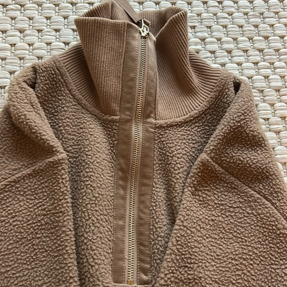 Varley Roselle half zip fleece , size small - Picture 6 of 7